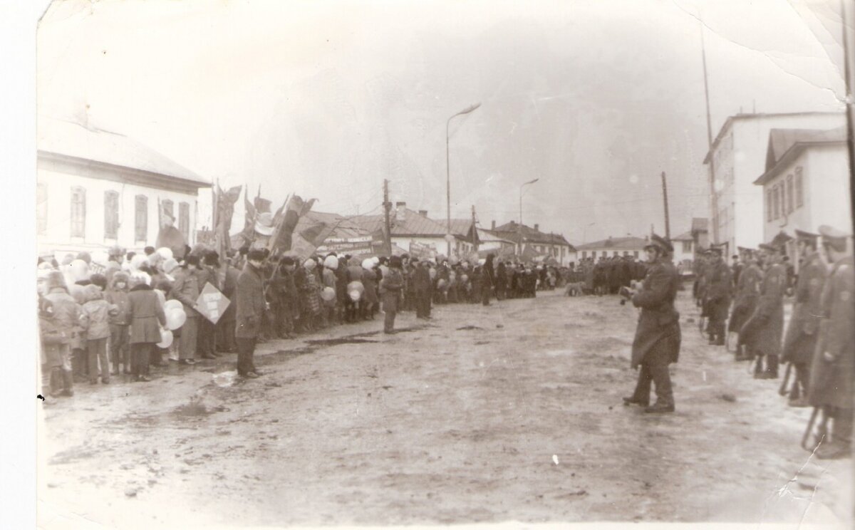 Первомайская демонстрация в Амдерме 1979 год. Источник фото: https://vk.com/club2417476