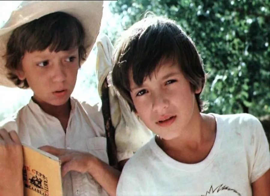 Летние каникулы это такие сладкие воспоминания, с которыми не сравнится ничто. Три месяца свободы, которые у многих проходили у бабушки в деревне и в пионерском лагере.-9