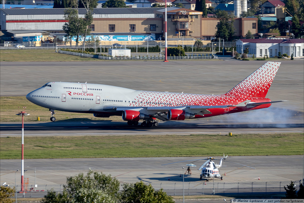 Аэропорт адлер ростов. Аэропорт Сочи авиакомпании. Самолет Боинг 747-400 Россия. Боинг 787 Аэрофлот Сочи. Авиакомпания Россия Сочи.