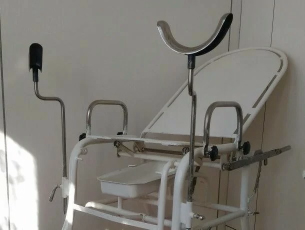 Примерно такое орудие пыток я увидела первый раз в кабинете, благо потом его заменили.