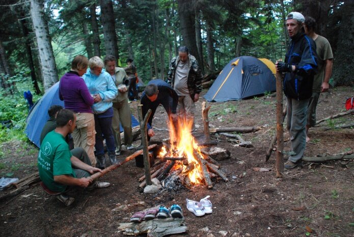 Большая просьба: отдыхая в лесу, убирайте за собой свой мусор