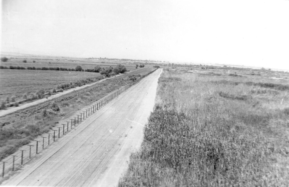 Левый фланг Пятой заставы. "Справа от системы как раз наши охотничьи угодья"