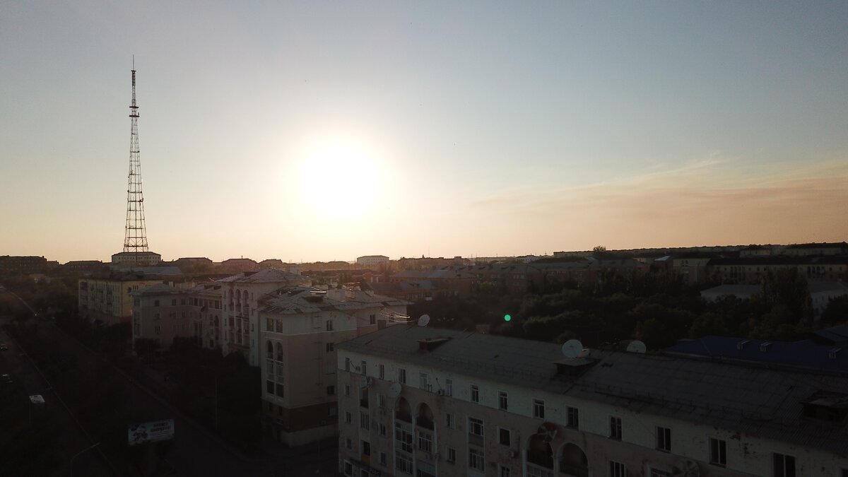 Вид на телевышку и город Балхаш.