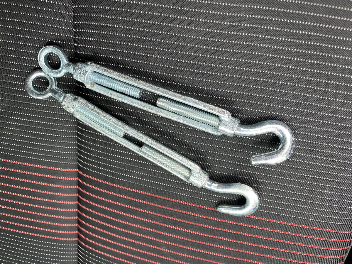 Вот такие крепежи я приобрела в магазине