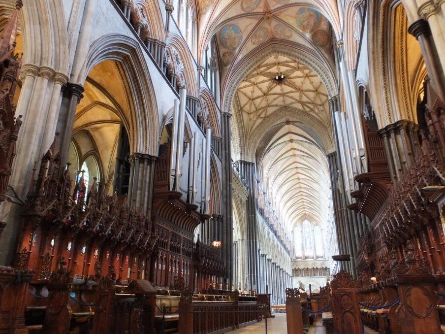 Главный неф собора в Солсбери