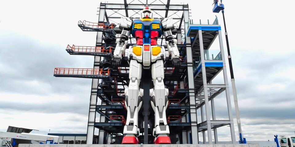                                                                                    Робот Gundam Factory (18 м)