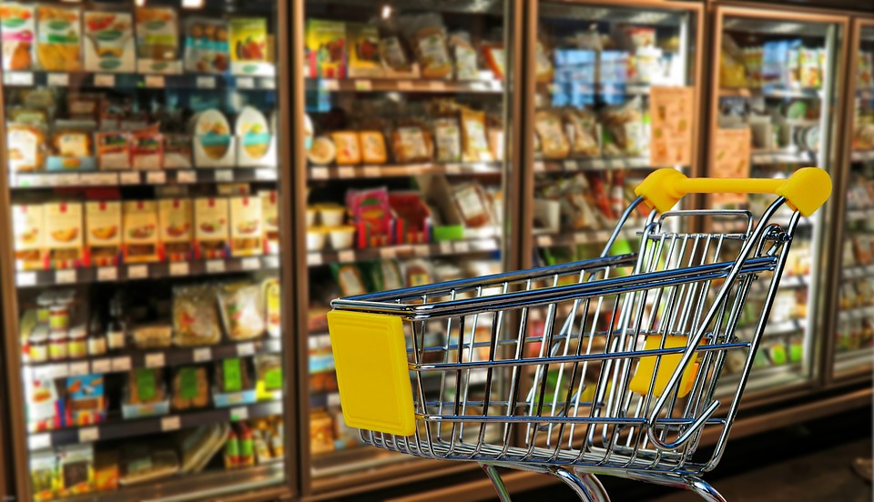 Не продали пиво после 18:00 в Красноярске. Пришлось доставать его из-под полы - как мы справились?3