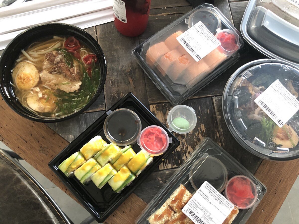 я фотограф так себе, поэтому остальные фото взял у ребят 