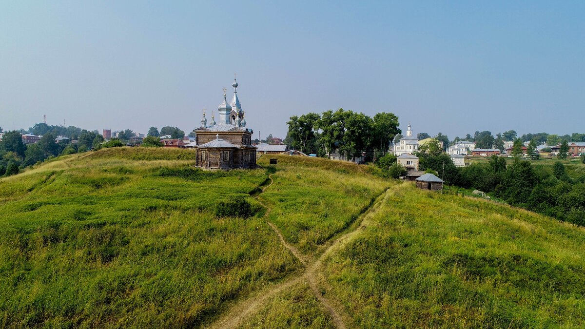 Погода чердынь на неделю. Вятский холм Чердынь. Вятское Городище Чердынь. Воскресенский холм Чердынь.