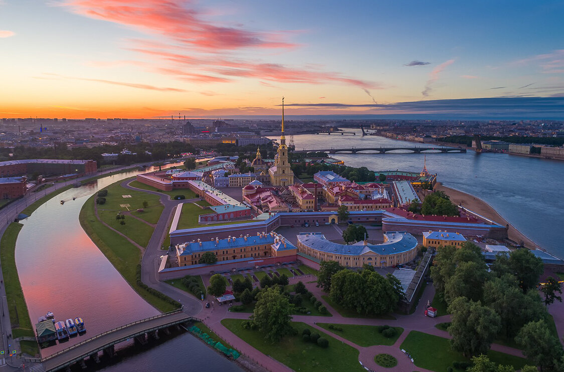 Петропавловская крепость в Санкт Петербурге вид сверху