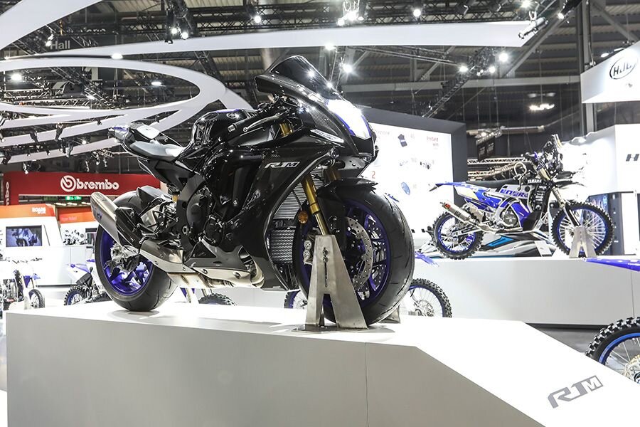 YAMAHA YZF-R1M 2020 года на EICMA-2019