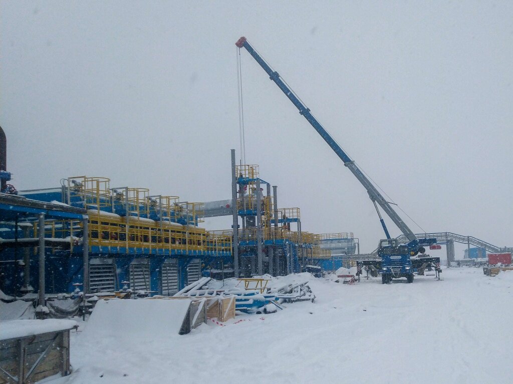 Охота видеть каждый день родные лица, а не этот север