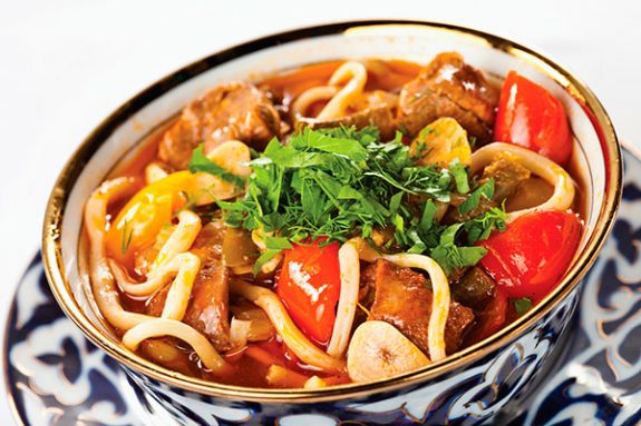 Фото взято здесь https://itsfood.ru/grecipe/lagman-v-domashnih-usloviyah-kak-prigotovit-lagman-doma