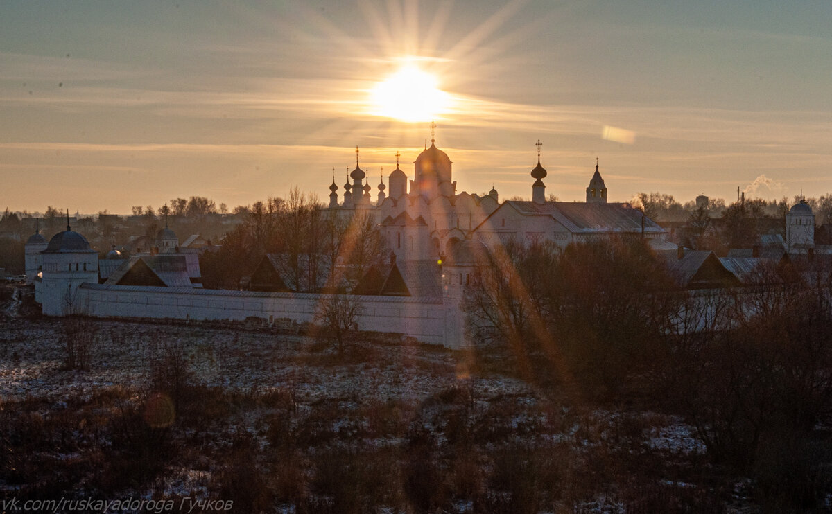 закат над Покровским монастырем, Суздаль