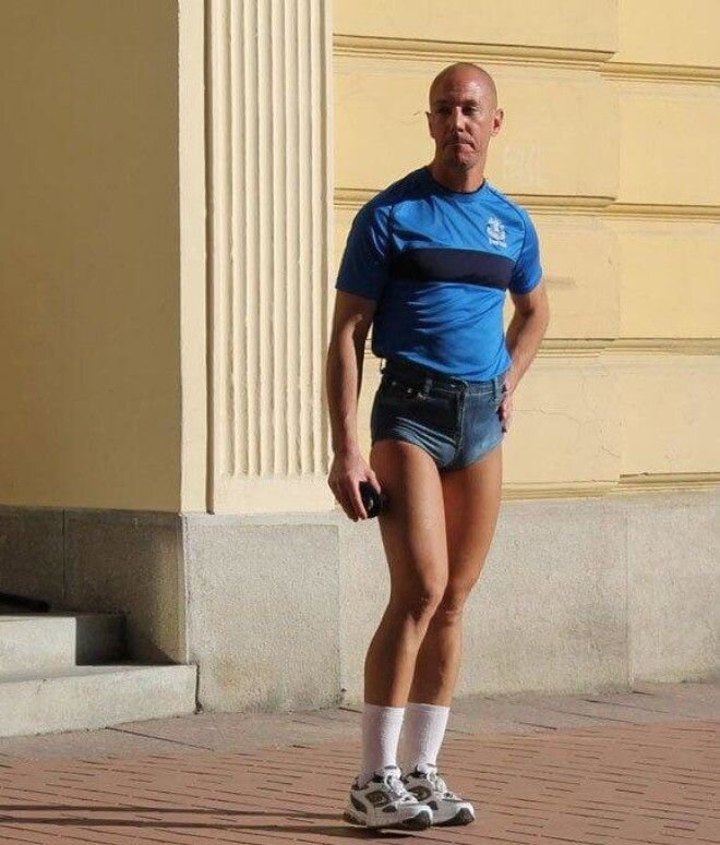Пацаны в шортах