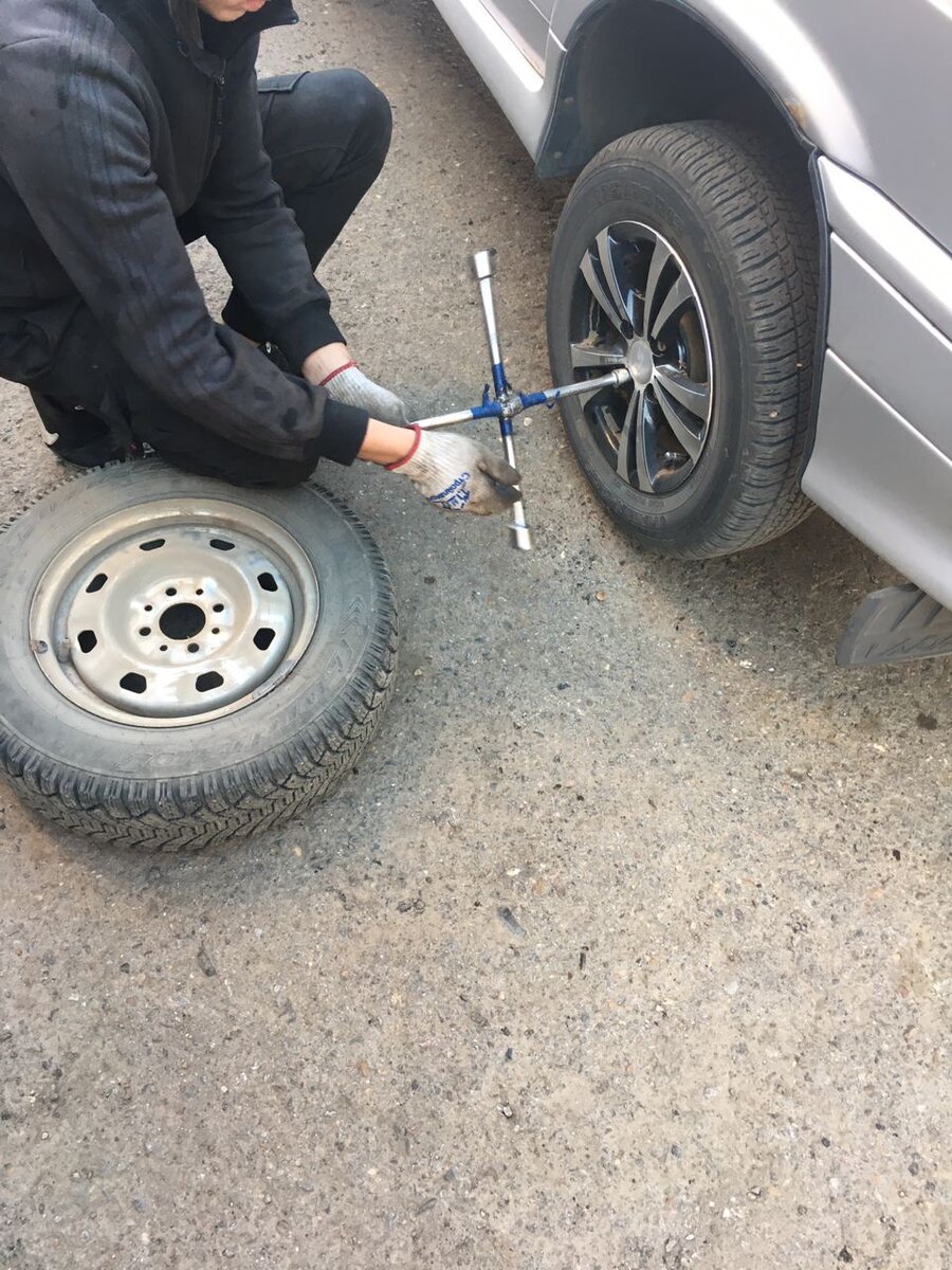 "Даже опытные водители забывают": что нужно сделать до "переобувки"