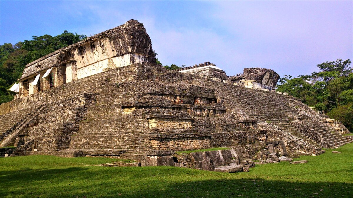 Знаменитые пирамиды в джунглях Мексики