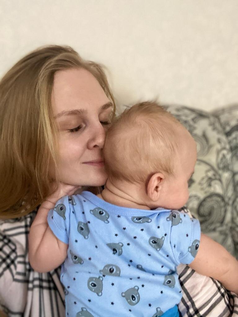 они так пахнут. ради этого стоит рожать. фото автора