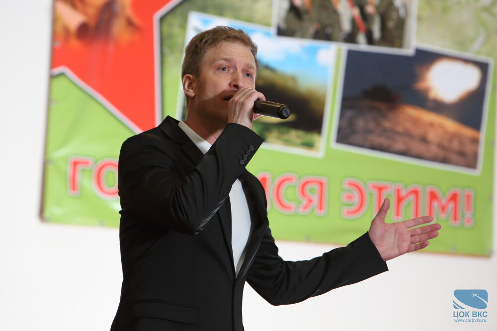 Творческая группа ЦОК ВКС представила для участников Парада Победы концертную программу «Вам, защитники Отечества!»