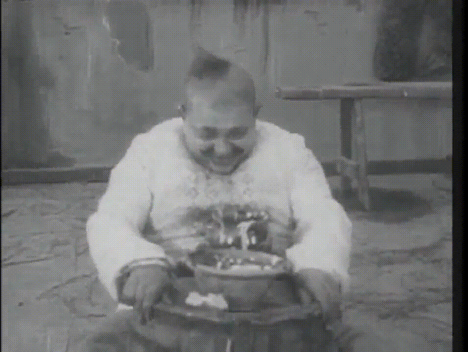 Летающие галушки - это очень серьёзный спецэффект для того времени