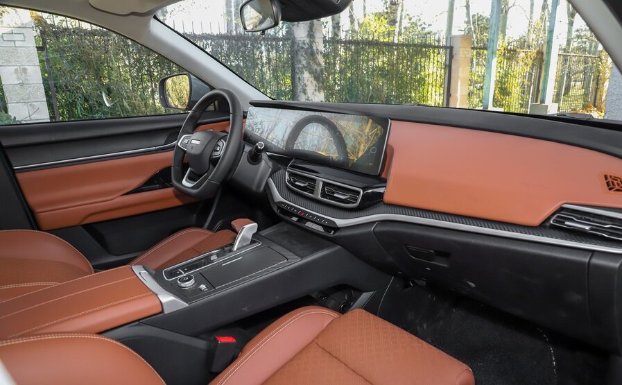 На фото: салон нового электрического кроссовера Chery Big Ant