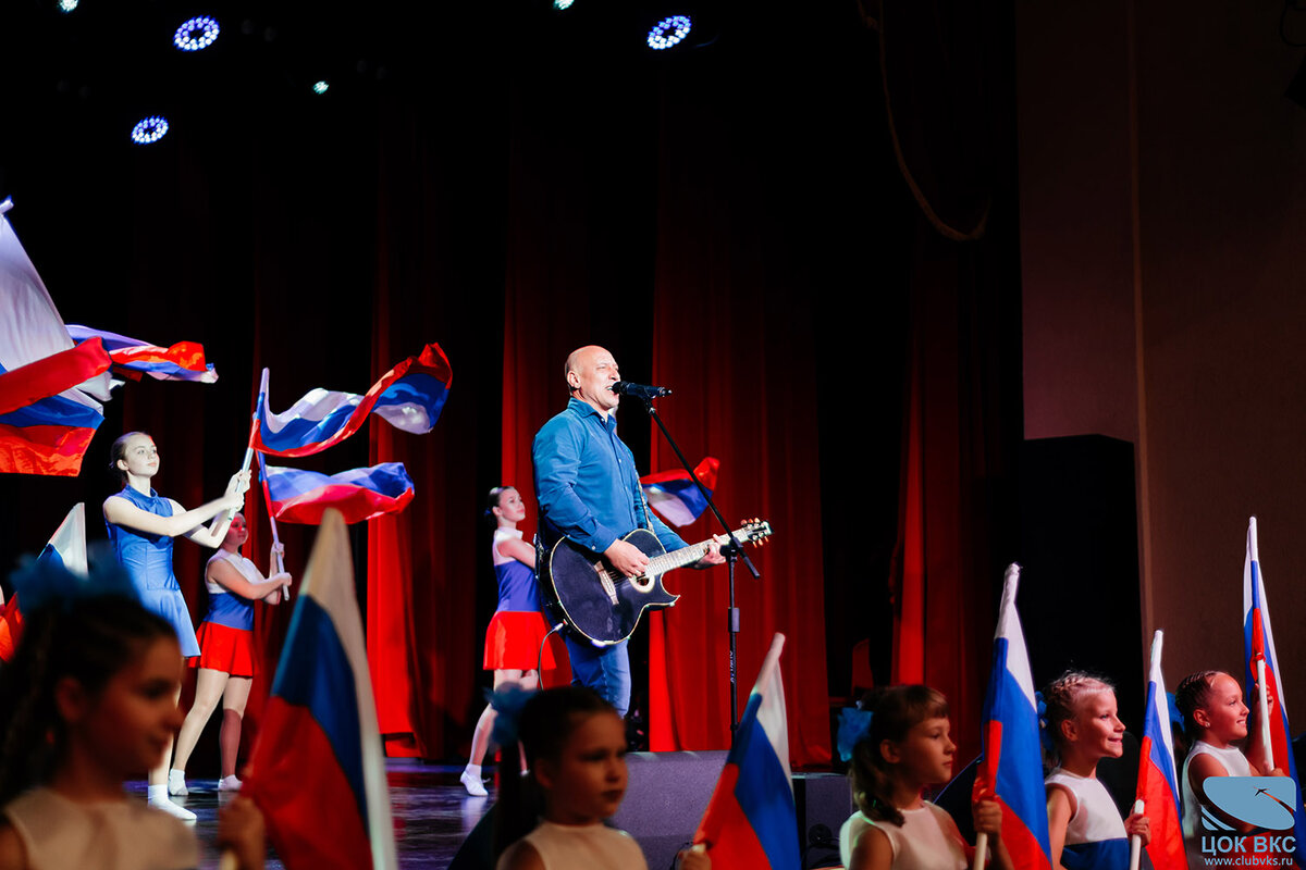 ЦОК ВКС представило видеоверсию гала-концерта «И звёзды становятся ближе…»