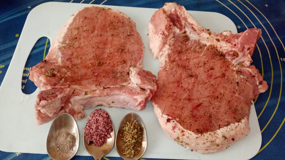 Антрекот из свинины с картофелем в духовке🥩