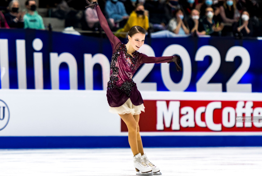 валиева, щербакова, трусова. чемпионат европы по фигурному катанию 2022 женщины. чемпионат европы по фигурному катанию 2022 саша трусова. анна щербакова фигуристка на чемпионате европы. российские фигуристы заняли весь пьедестал на чемпионате.