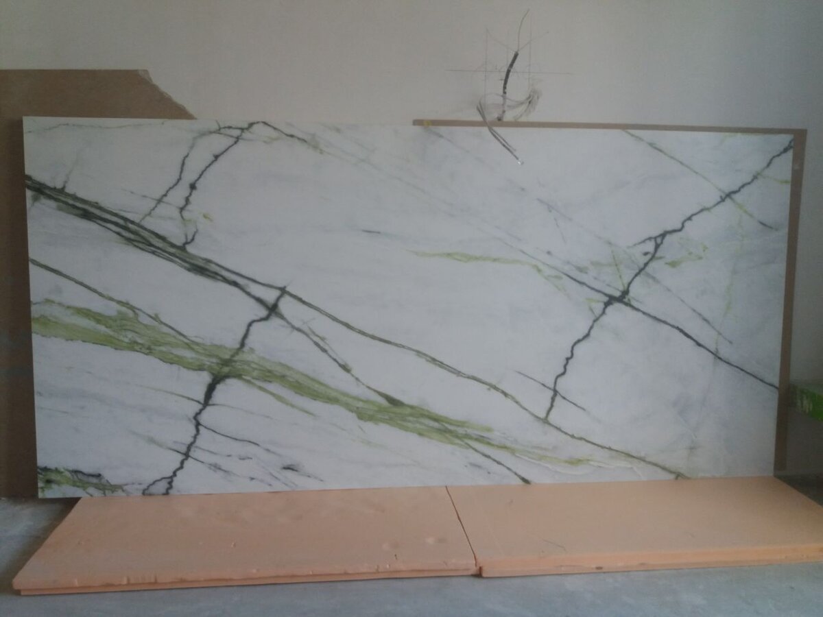 лист крупноформатного керамогранита