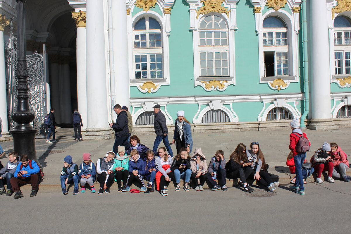 Под окнами Эрмитажа.