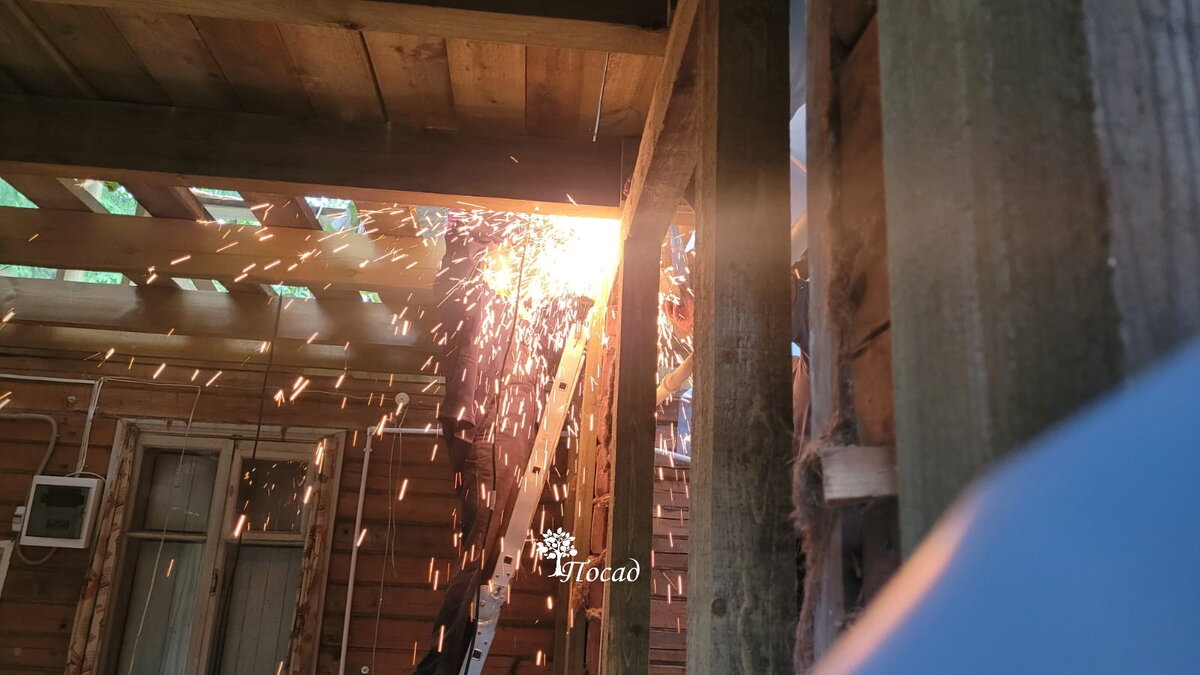 Металлочерепицу нельзя резать болгаркой, или можно? Строители об этом ...