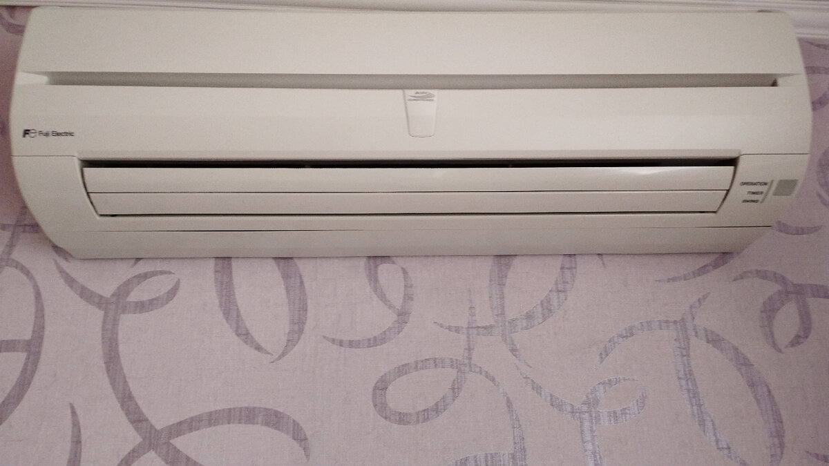 Fuji Electric - он же GENERAL, он же Fujitsu. Шикарный аппарат, хоть и on/off! Не громче инверторных.