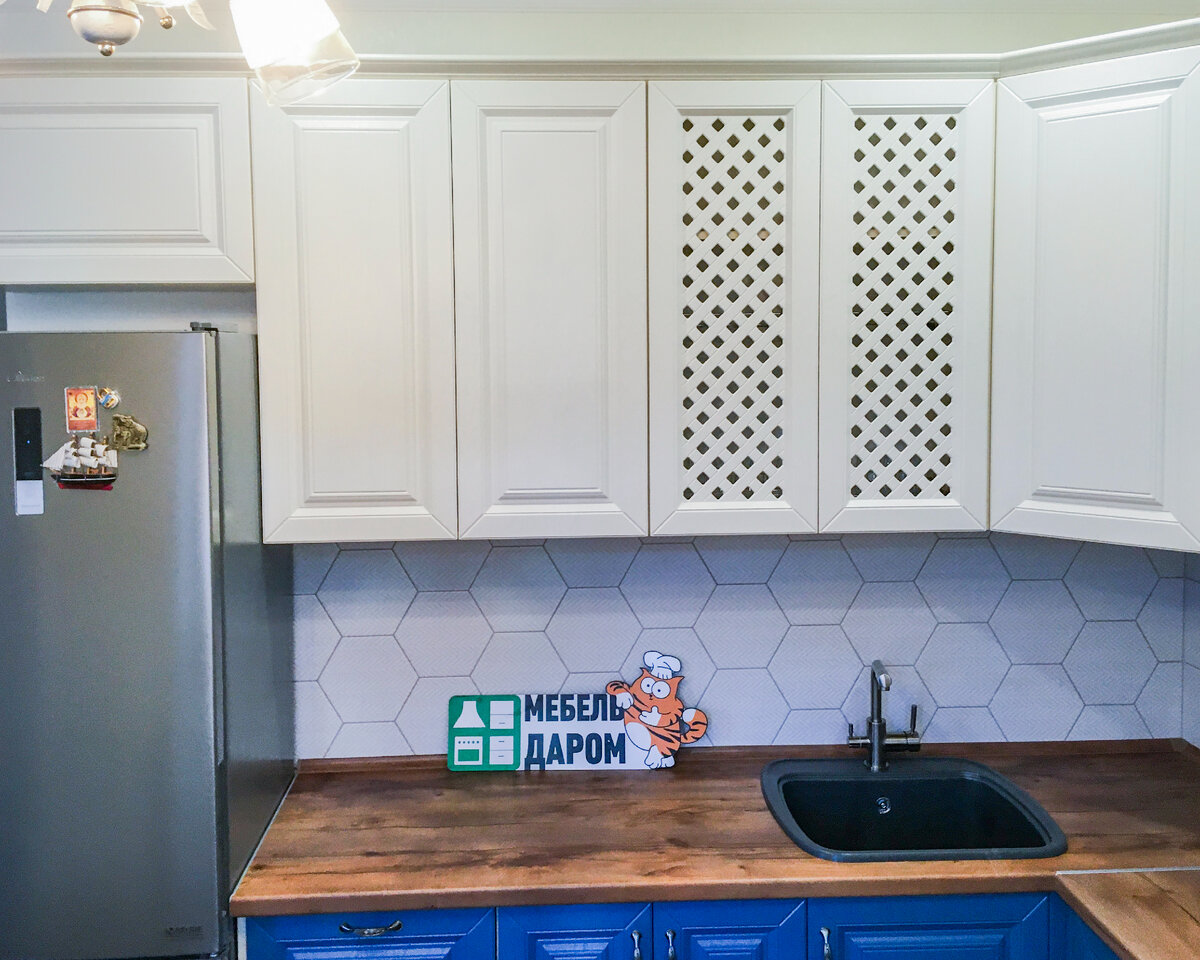 Фартук в виде геометрической плитки 