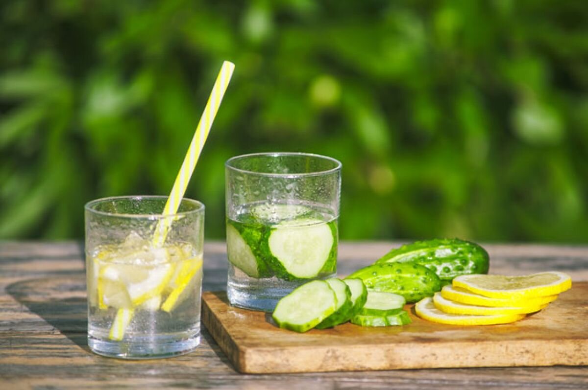    Насыпать льда, долить газировкой. Идеи для освежающих летних лимонадов
