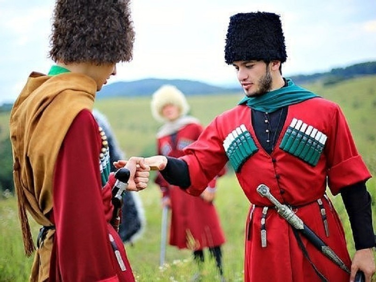 Черкесские названия. Адыги Черкесы кабардинцы. Черкесы (народ, Карачаево-Черкесия). Народы Кавказа адыгейцы. Черкес Хабзэ.