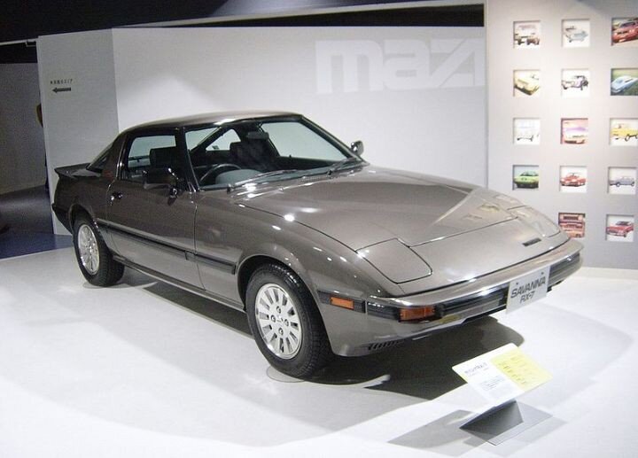 Первое поколение Mazda RX-7