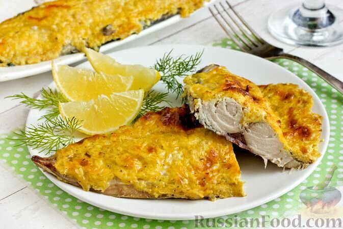 скумбрия, сыр твёрдый, сметана, приправа для рыбы, масло растительное, соль, перец чёрный молотый