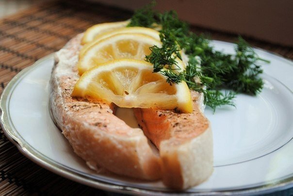 Простой рецепт запеченного лосося в фольге. Быстро и вкусно!