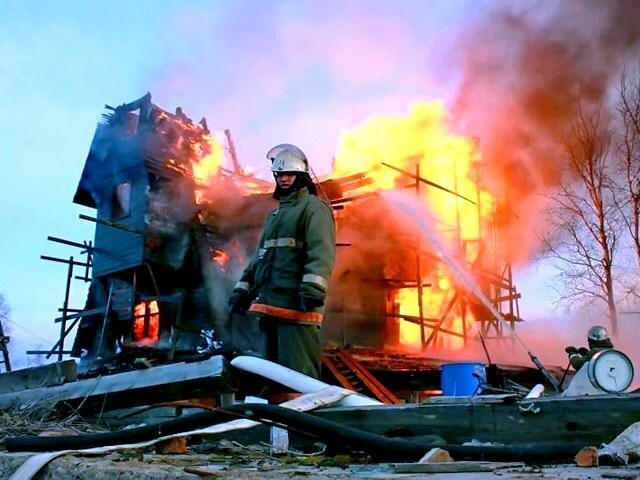 Пользователи forumhouse.ru хорошо знают, что качественный монтаж металлического дымохода напрямую влияет на безопасность проживания в коттедже.-4