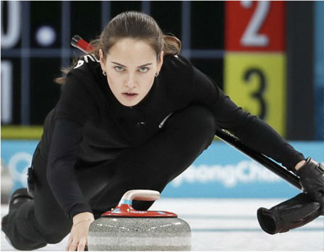 Curling girl. Брызгалова керлинг.