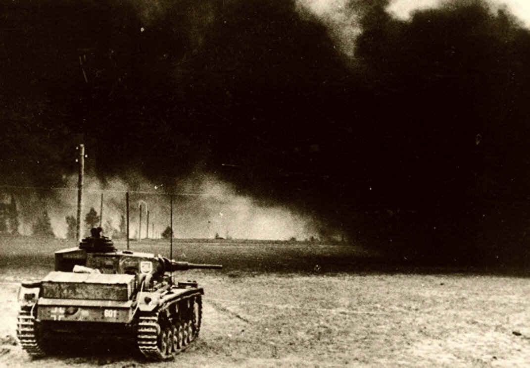 Октябрь 1941 года. Немецкий танк на подступах к Москве.