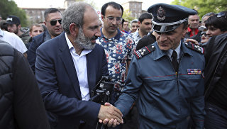 © AP Photo / Thanassis Stavrakis Единственным кандидатом на пост премьера Армении стал Пашинян