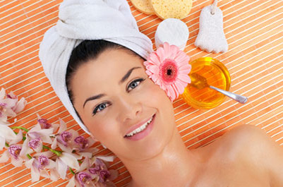 Каждая без исключения женщина хочет хорошо выглядеть. Это естественное желание и тут нет ничего удивительного. Сейчас производители предлогают огромный выбор косметики на любой вкус. Я не собираюсь вас переубеждать и отговаривать ей пользоваться, тем более многие средства макияжа настолько вошли у нас в привычку, что от них просто невозможно отказаться.