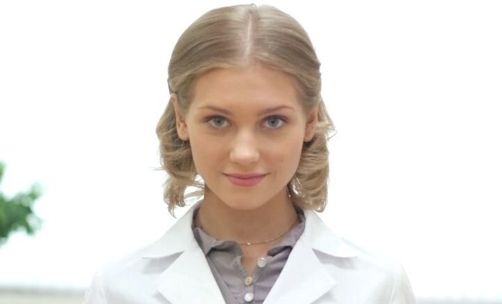  Варя Черноус(ru.interny.wikia.com)