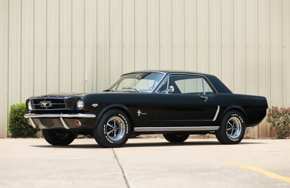 Ford Mustang 1965 года взятый за основу.