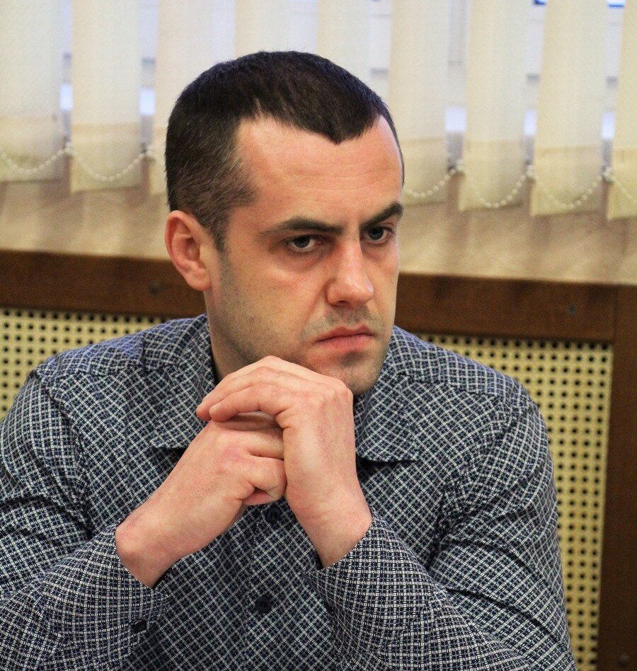 Высокопоставленный чиновник из Новомосковской администрации может избежать обвинения в избиении человека с причинении тяжкого вреда. В редакцию ИА «Новомосковск Сегодня» обратилась за помощью семья из Кимовска. Этим летом у них произошло трагическое событие.