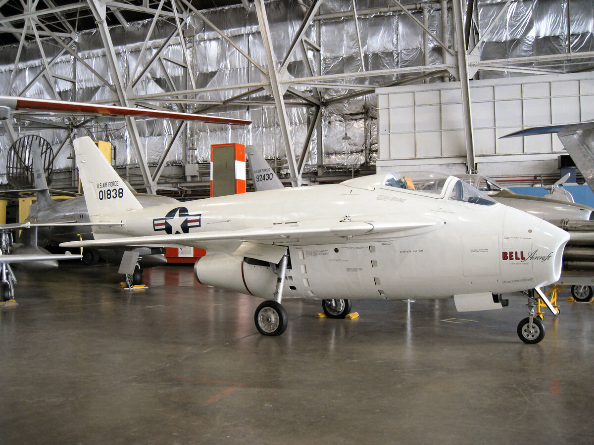 Me P.1101 с опознавательными знаками ВВС США (Bell X-5)