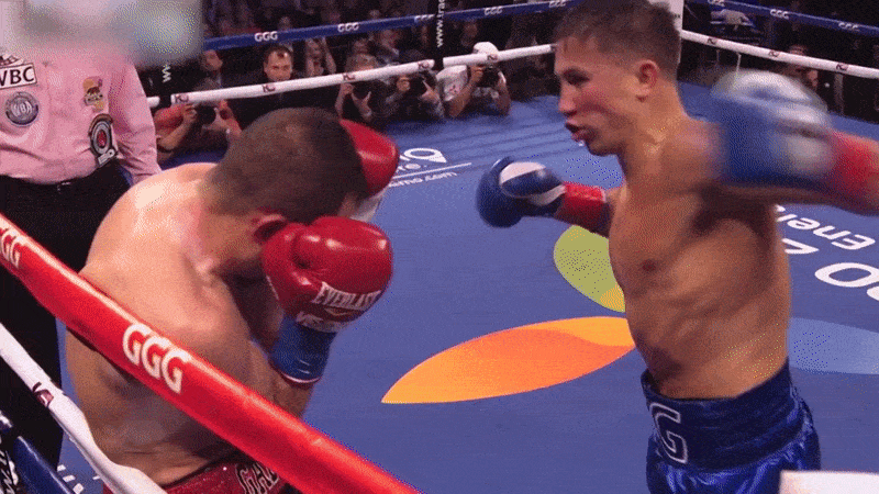 Гена Головкин демонстрирует шикарный свинг передней левой рукой. Его мы разберем в следующем выпуске.