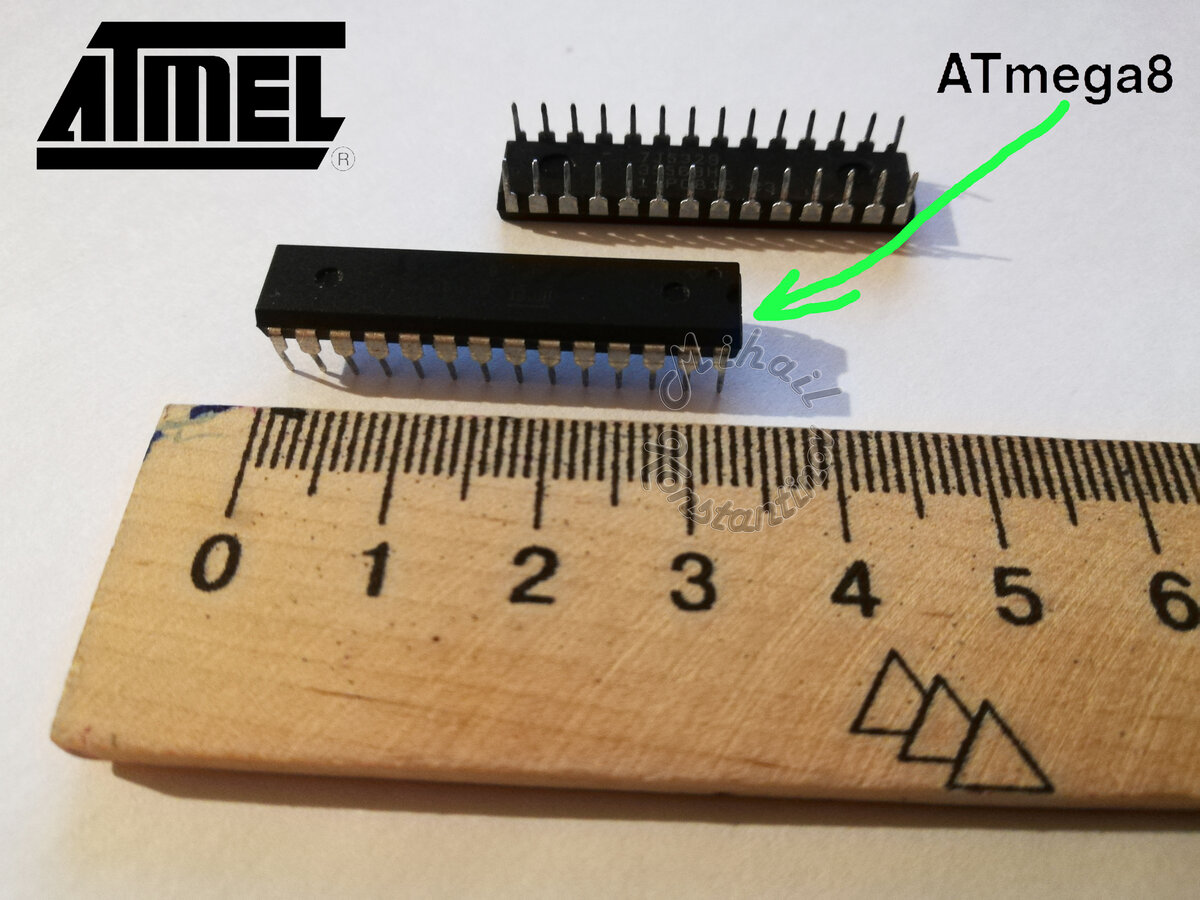 Мозг наших электронных часов - микросхема микроконтроллер ATMega8.