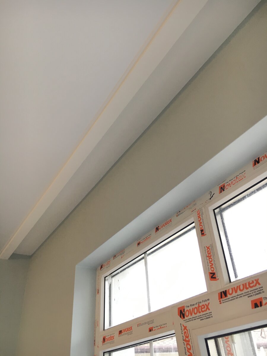 Потолочная ниша. В нашем случае-ширина 17см.